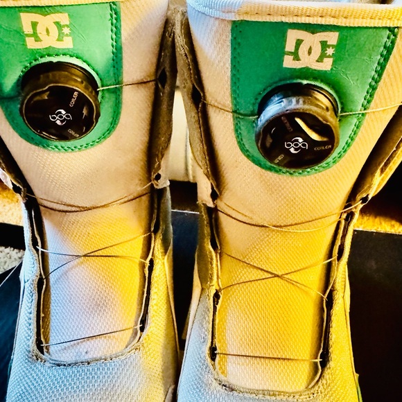 Women’s DC Snowboarding Boots in Mint Green & White - Picture 2 of 6